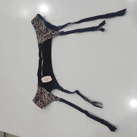 Victoria's Secret Garter - Picture 3 of 3